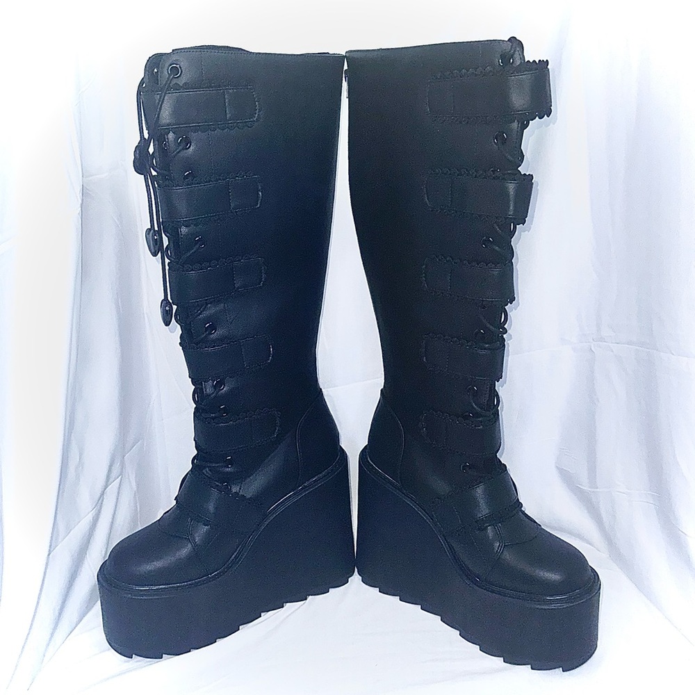 Dune Elissa Bat (size 11) Platform Blackout Monster High YRU Strange Cult boots - Picture 2 of 10
